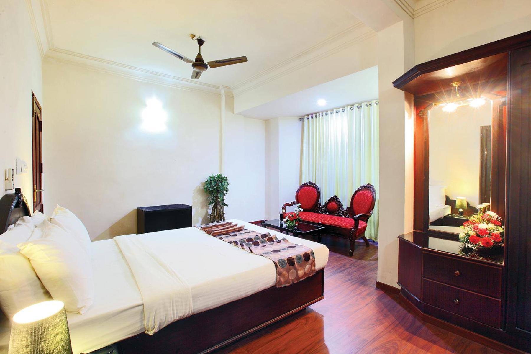 Trichur Towers Thrissur Exterior photo