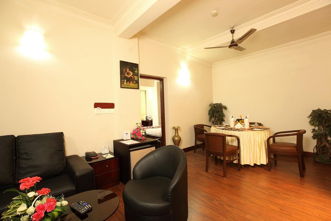 Trichur Towers Thrissur Exterior photo