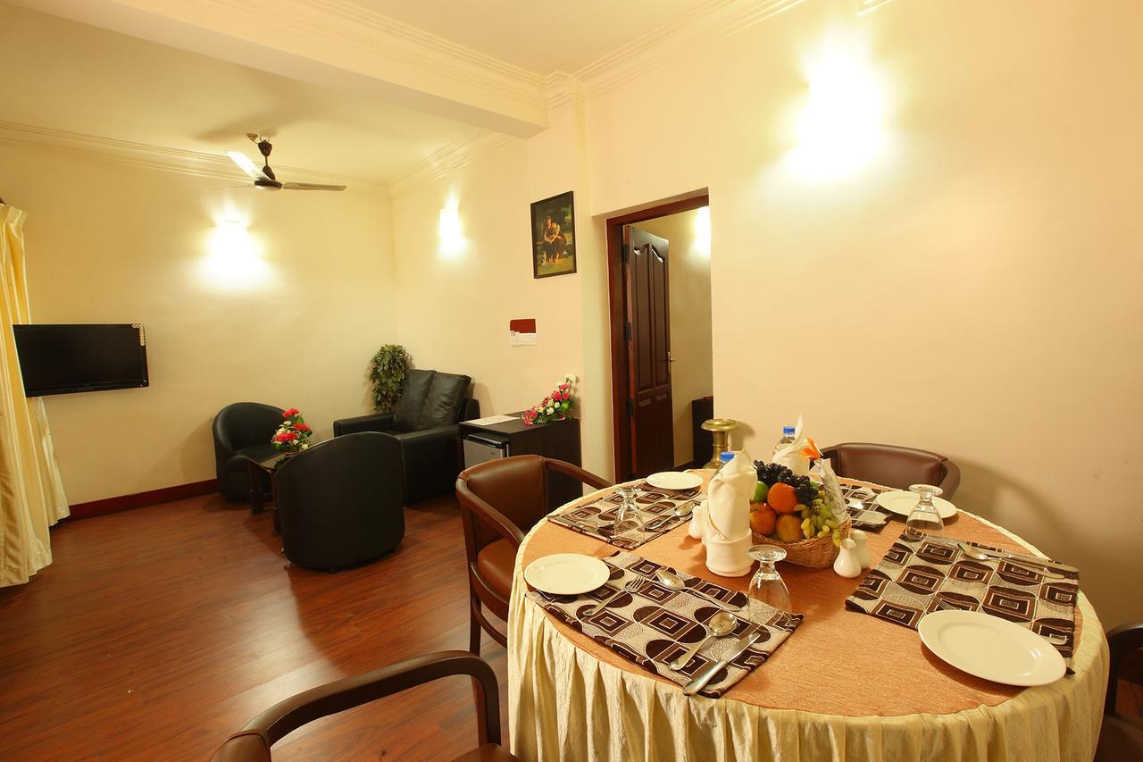 Trichur Towers Thrissur Exterior photo