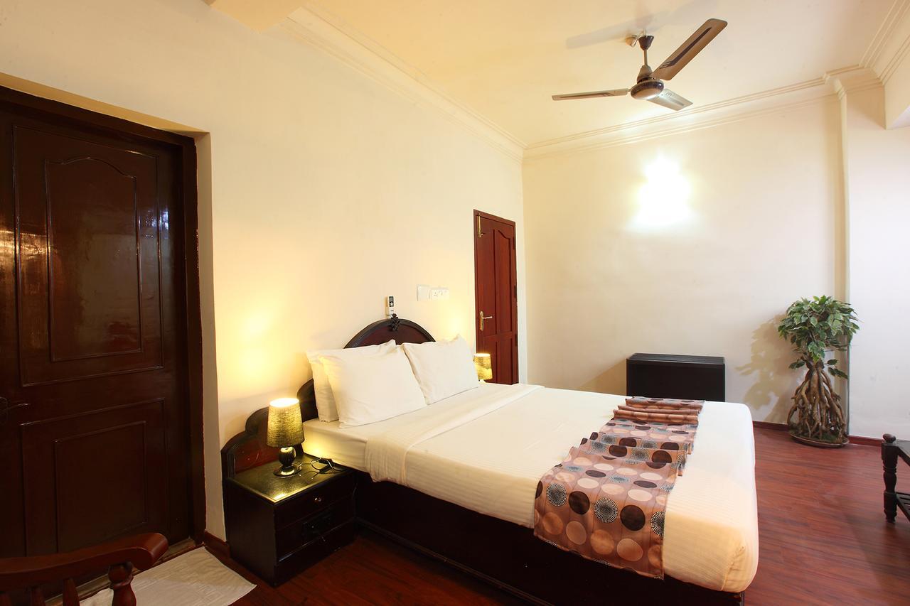 Trichur Towers Thrissur Exterior photo